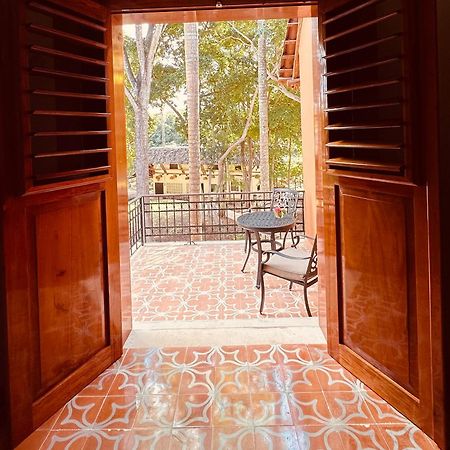 Hacienda Uxmal Plantation & Museum Hotel Buitenkant foto